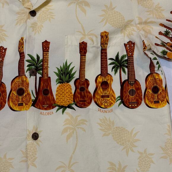 Hawaiian Guitars Pineapples Luau Shirt Mens Size Large Aloha Mo'i Palm Trees - Picture 10 of 11